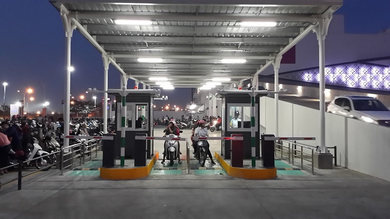 Kiểm soát người – phương tiện ra vào.