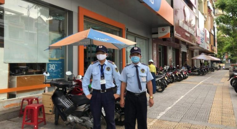 Mất kiểm soát dòng người – phương tiện – hàng hóa.