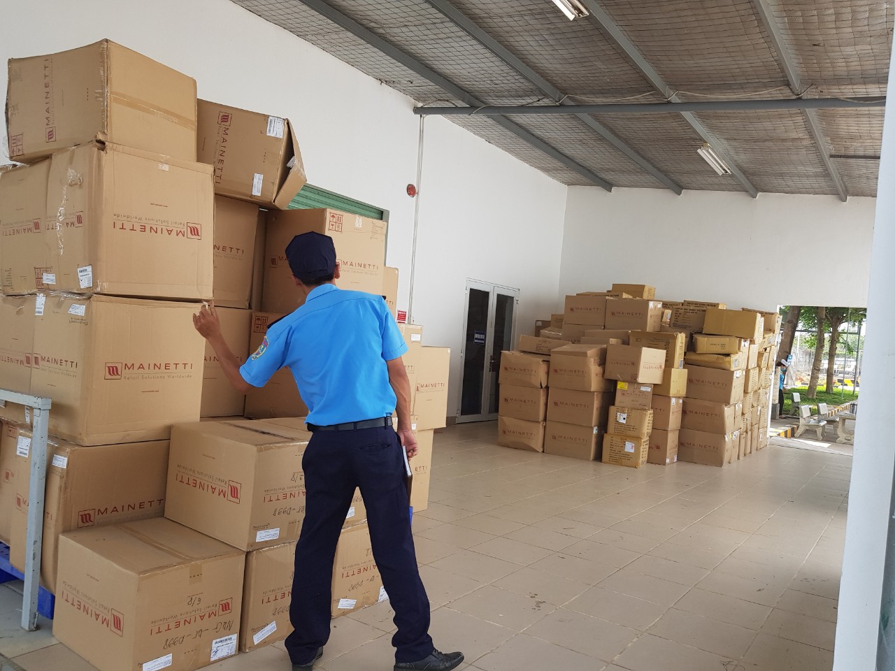 Bảo vệ khu công nghiệp 1 ca/24h là gì?